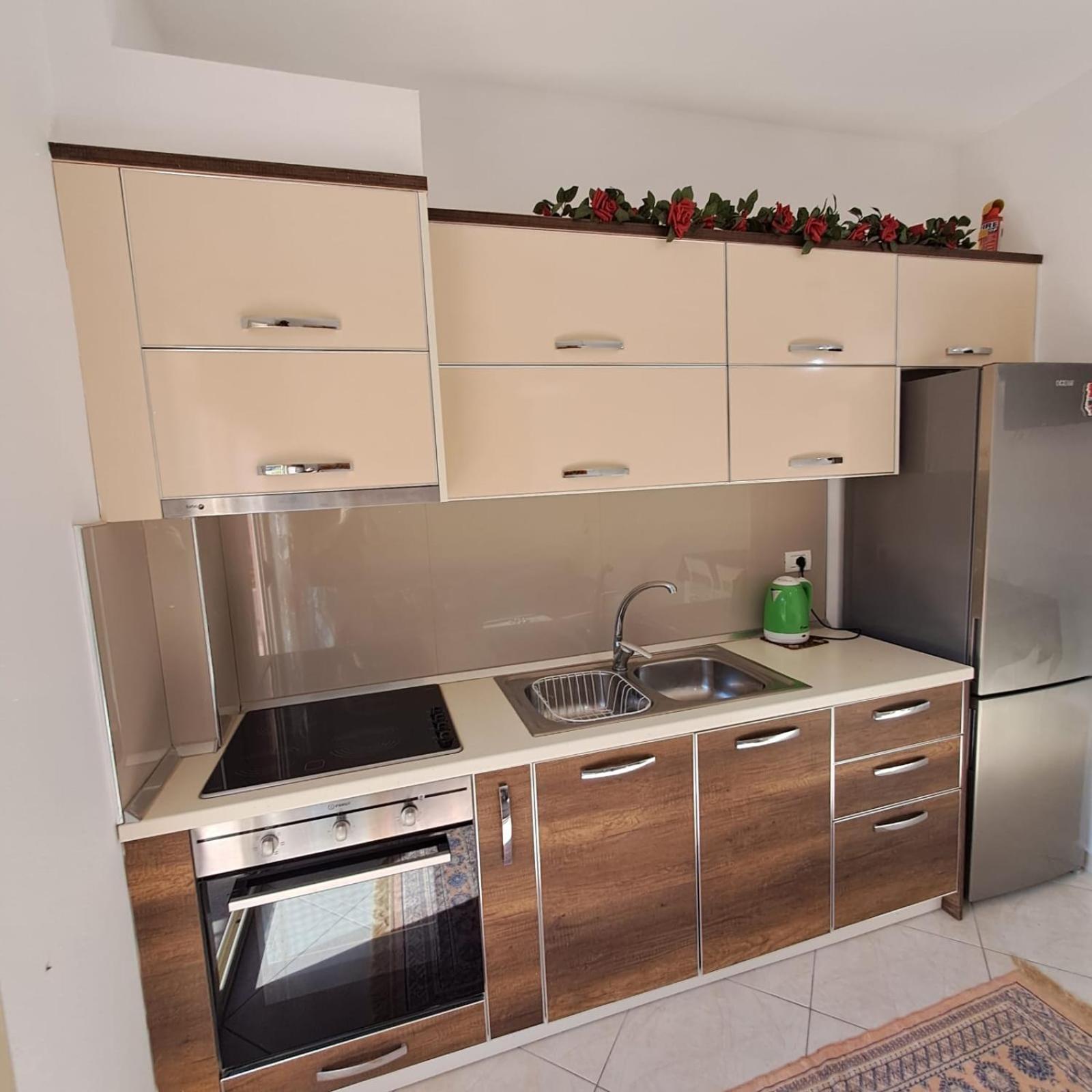 Flowers & Green 2 Bedrooms Apartment & Box Garage Влёра Экстерьер фото